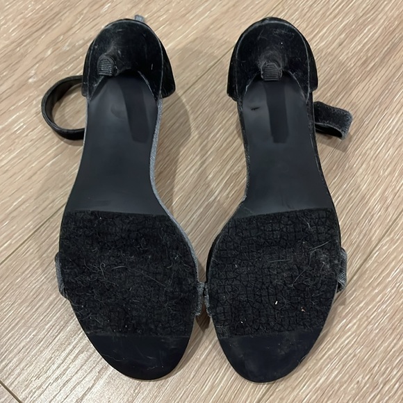 14th & Union Velvet Grey 3” High Heels - size: 7 - Picture 4 of 9